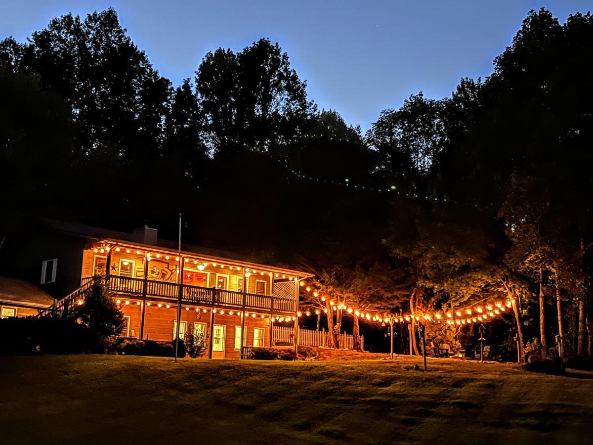 Ole Smoky Bnb - Game Room, Hot Tub, Mtn Views! Pigeon Forge Dış mekan fotoğraf