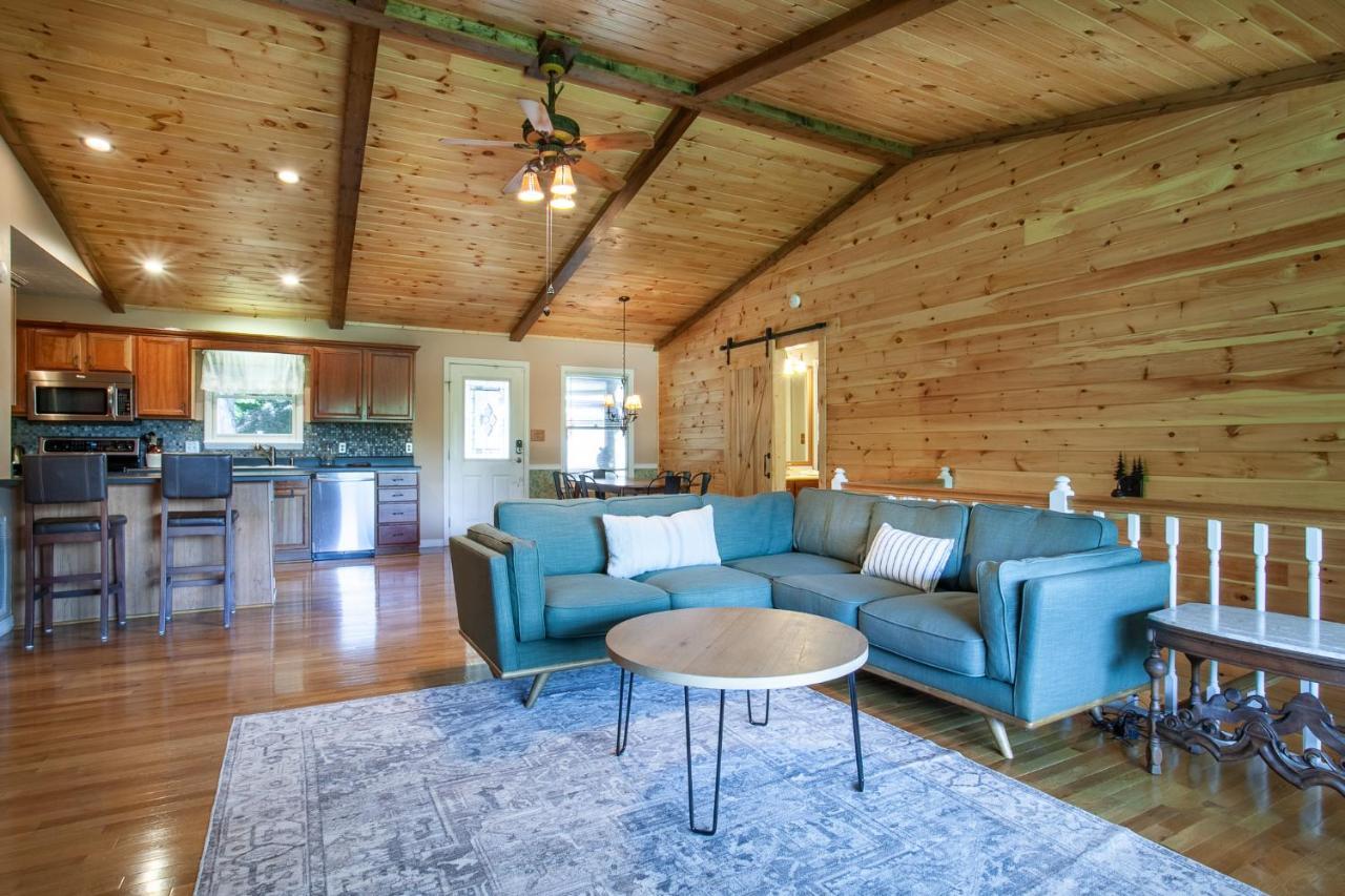 Ole Smoky Bnb - Game Room, Hot Tub, Mtn Views! Pigeon Forge Dış mekan fotoğraf