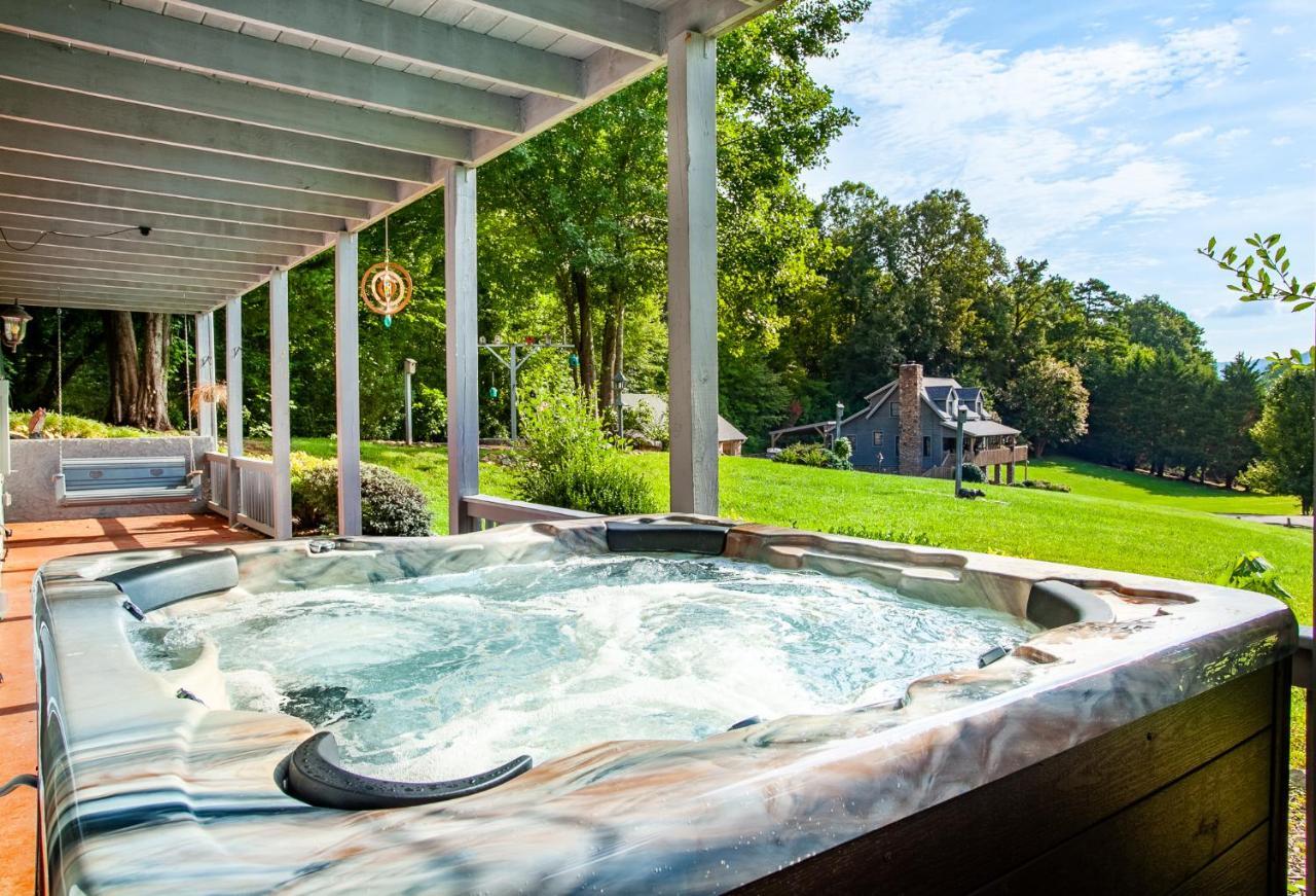 Ole Smoky Bnb - Game Room, Hot Tub, Mtn Views! Pigeon Forge Dış mekan fotoğraf