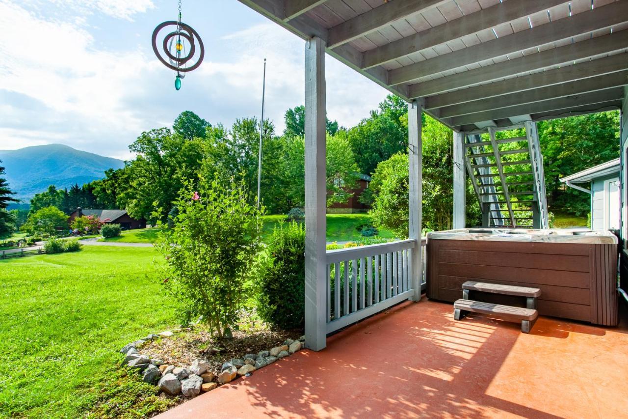 Ole Smoky Bnb - Game Room, Hot Tub, Mtn Views! Pigeon Forge Dış mekan fotoğraf