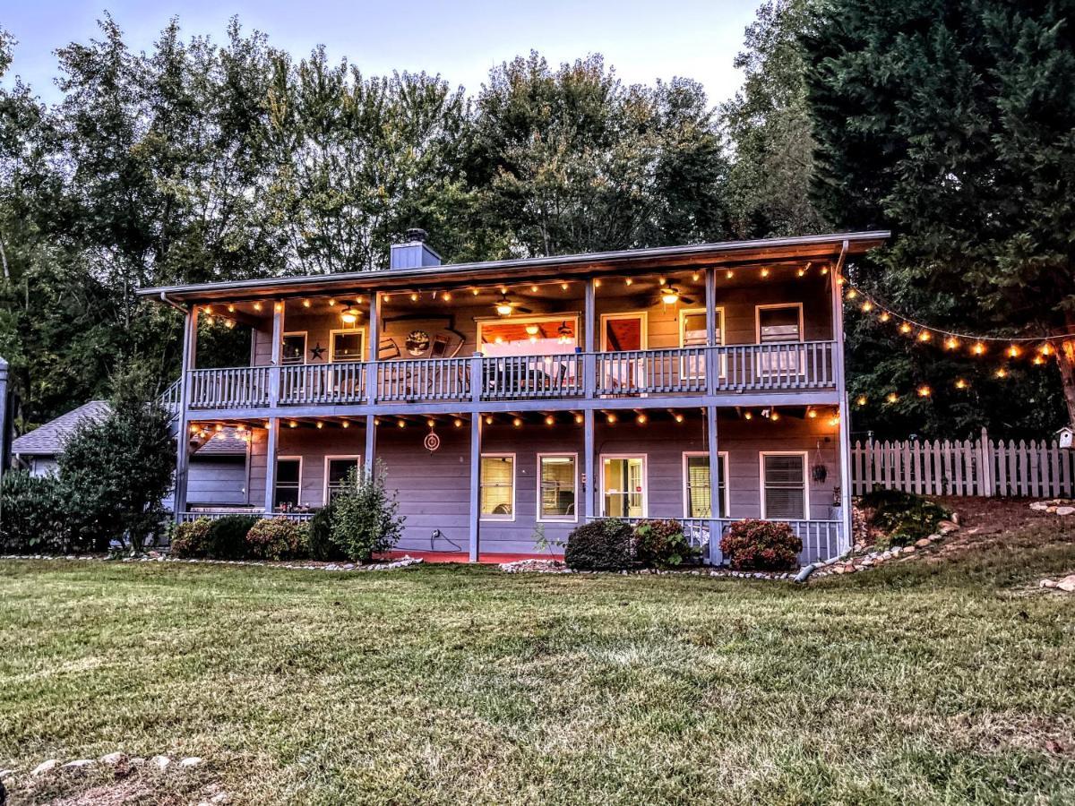 Ole Smoky Bnb - Game Room, Hot Tub, Mtn Views! Pigeon Forge Dış mekan fotoğraf