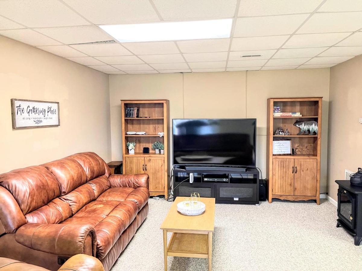 Ole Smoky Bnb - Game Room, Hot Tub, Mtn Views! Pigeon Forge Dış mekan fotoğraf