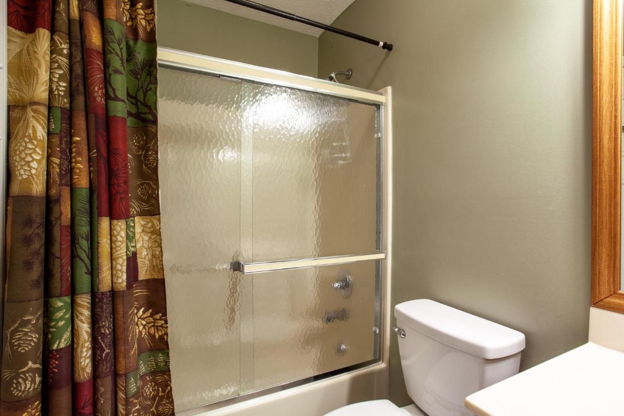 Ole Smoky Bnb - Game Room, Hot Tub, Mtn Views! Pigeon Forge Dış mekan fotoğraf
