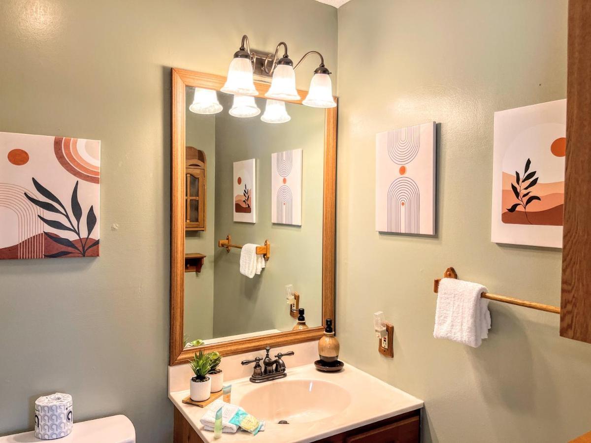 Ole Smoky Bnb - Game Room, Hot Tub, Mtn Views! Pigeon Forge Dış mekan fotoğraf