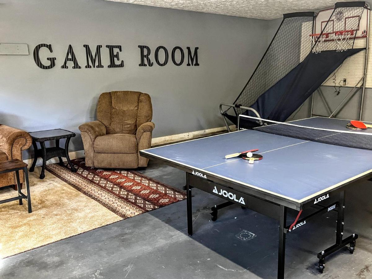 Ole Smoky Bnb - Game Room, Hot Tub, Mtn Views! Pigeon Forge Dış mekan fotoğraf