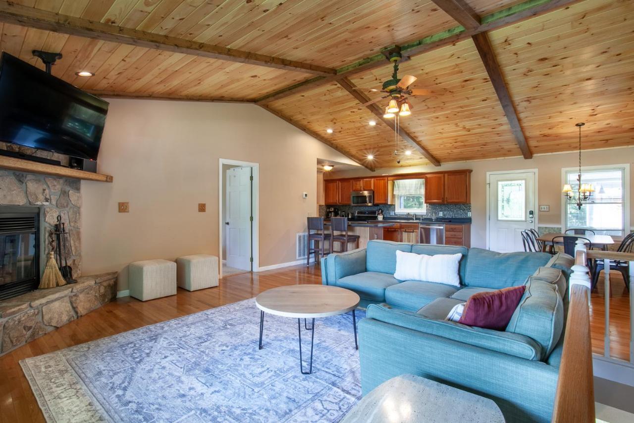 Ole Smoky Bnb - Game Room, Hot Tub, Mtn Views! Pigeon Forge Dış mekan fotoğraf