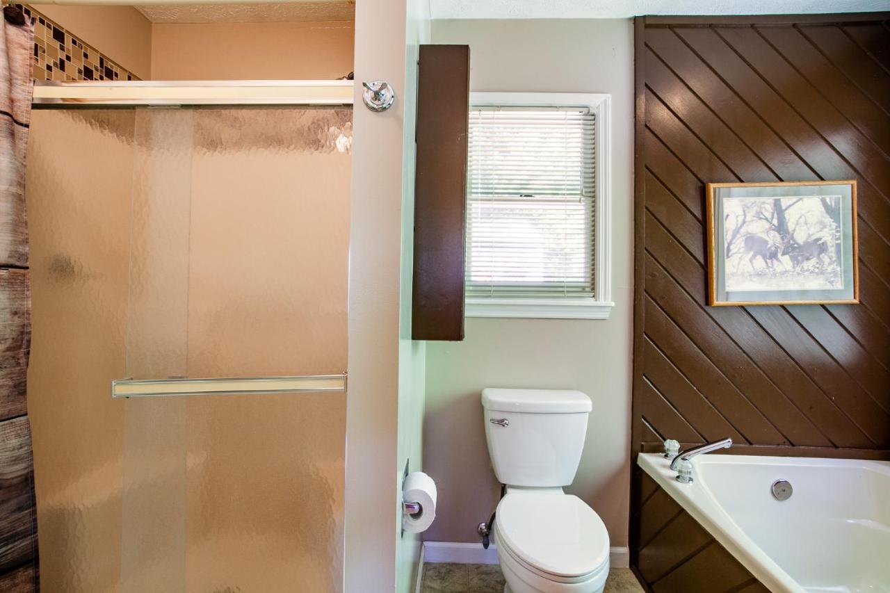 Ole Smoky Bnb - Game Room, Hot Tub, Mtn Views! Pigeon Forge Dış mekan fotoğraf