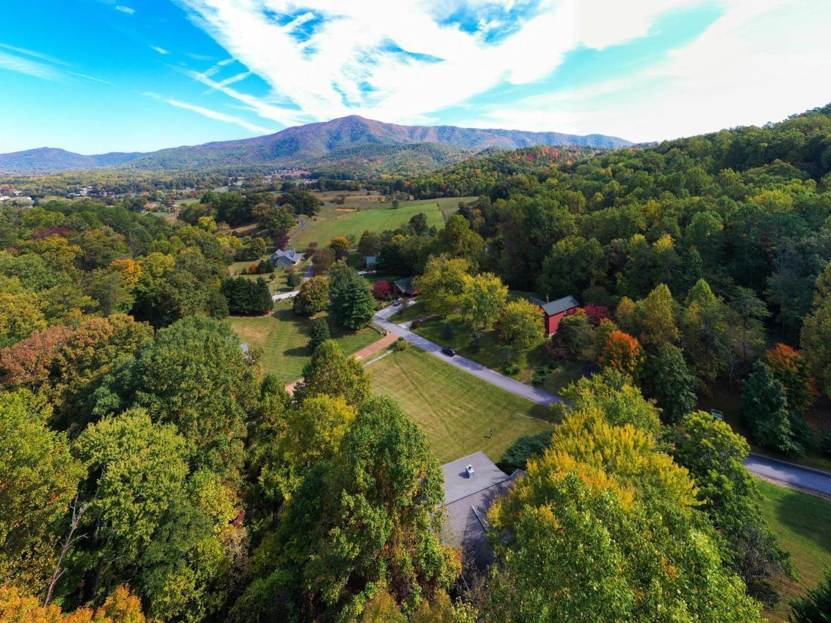Ole Smoky Bnb - Game Room, Hot Tub, Mtn Views! Pigeon Forge Dış mekan fotoğraf