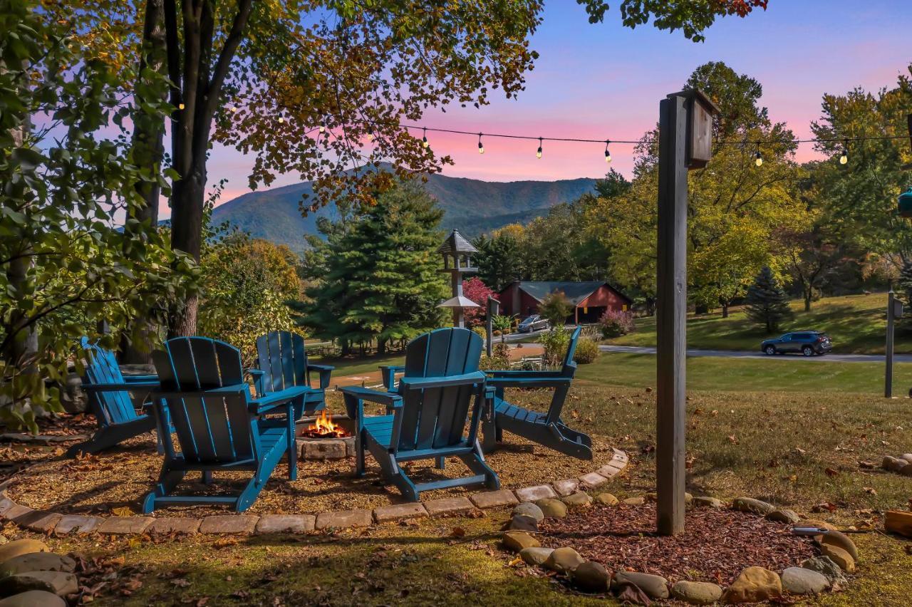 Ole Smoky Bnb - Game Room, Hot Tub, Mtn Views! Pigeon Forge Dış mekan fotoğraf