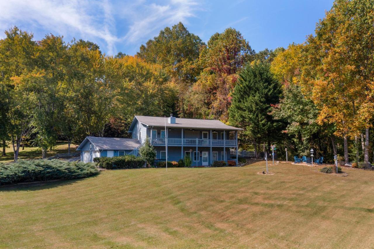 Ole Smoky Bnb - Game Room, Hot Tub, Mtn Views! Pigeon Forge Dış mekan fotoğraf