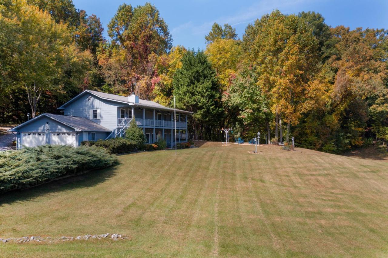 Ole Smoky Bnb - Game Room, Hot Tub, Mtn Views! Pigeon Forge Dış mekan fotoğraf